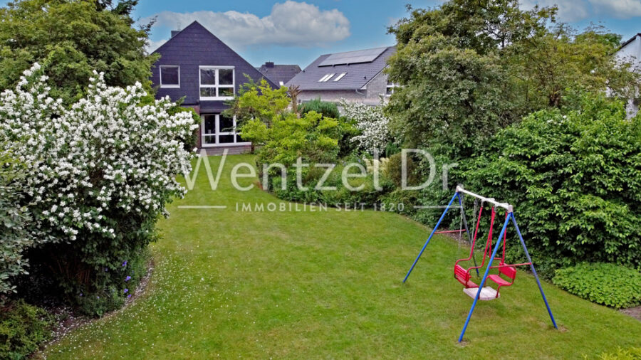 Großzügiges Architektenhaus mit Einliegerwohnung auf Traumgrundstück in wunderschöner Wohnlage - Garten