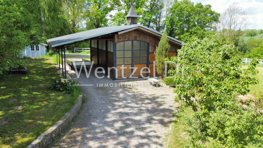 *Provisionsfrei für Käufer* Einfamilienhaus für Pferdeliebhaber auf traumhaftem Grundstück in Lübeck - Stall