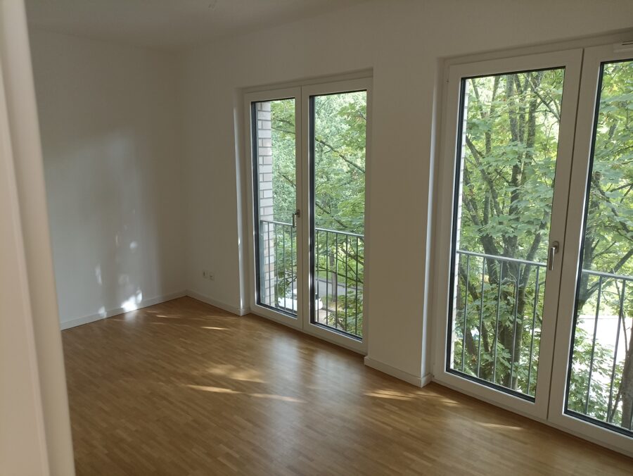 Lichtdurchflutete 2 Zimmerwohnung mit Balkon - Schlafzimmer