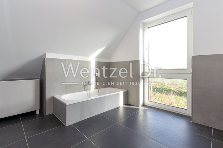 Provisionsfrei für Käufer - Moderner Neubau in schöner Lage am Feldrand in Moisburg - Badezimmer