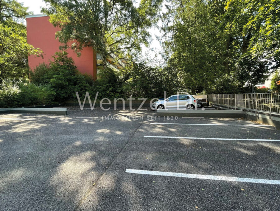 Aufzug, Süd-Loggia und Stellplatz! Wohnung mit guter Anbindung! - Stellplatz