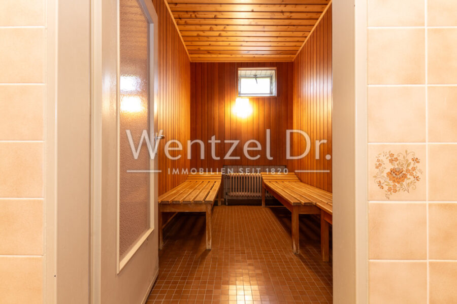 Provisionsfrei für Käufer - Modernisierte Wohnung mit Weitblick - Saunabereich Keller