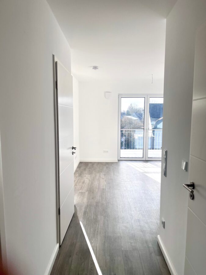 Ihre neue Wohnung. 2,5 Zi. Neubau-Wohnung mit TG-Stellplatz! - Flur