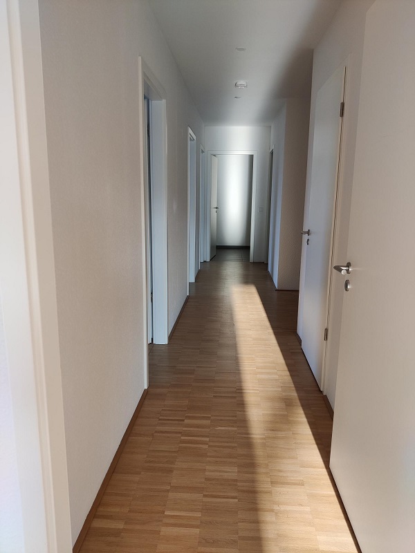 Moderne 4-Zimmer Wohnung - Flur