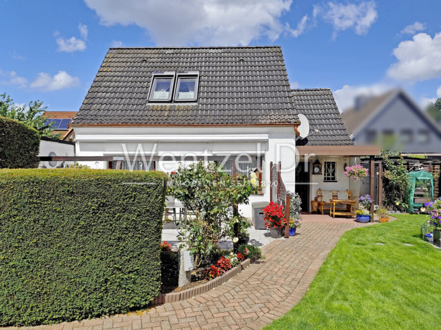 PROVISIONSFREI für Käufer - Kleines Einfamilienhaus oder Bauplatz in toller Wohnlage von Schiffbek - Außenansicht