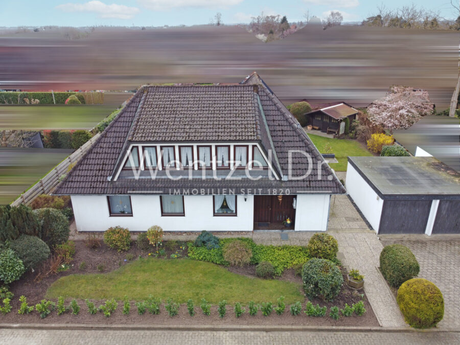 Ganz nah am Elbstrand: Ein Haus, so viele Möglichkeiten! - Drohnenansicht