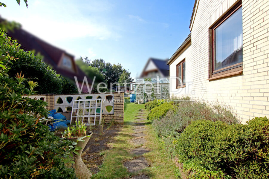 PROVISIONSFREI FÜR KÄUFER - Renovierungsbedürftiges Einfamilienhaus in toller Lage - Außenansicht