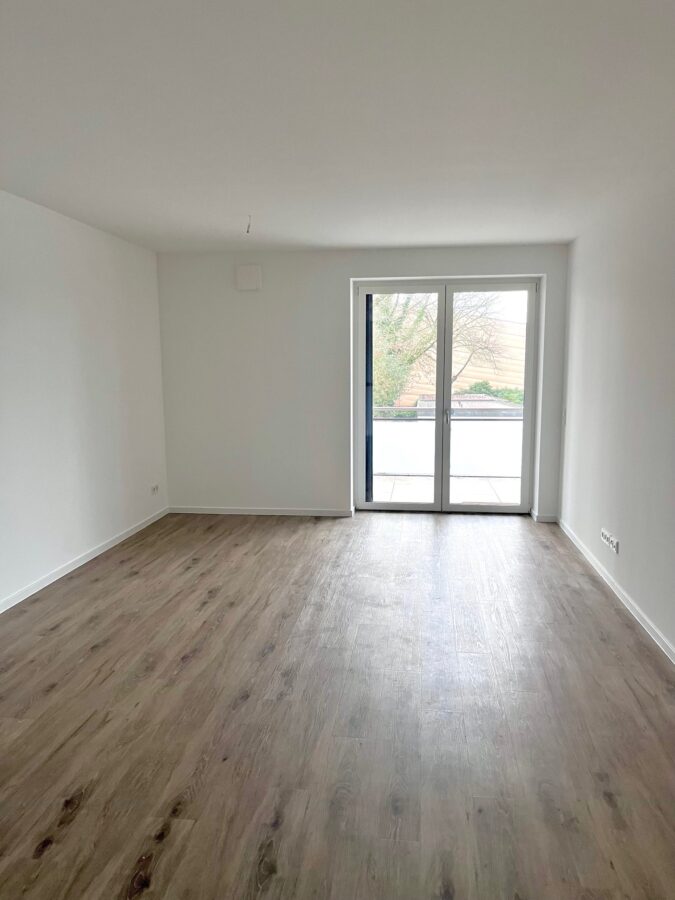 Schöne 2 Zimmer Etagenwohnung im Herzen von Glinde! - Wohnzimmer