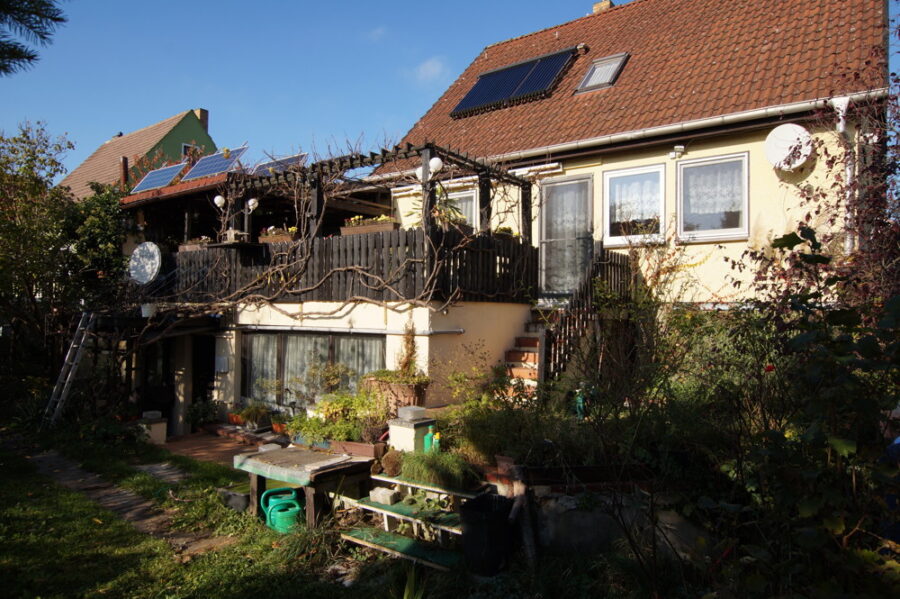 Gemütliches Einfamilienhaus mit tollem Gartenb - Bild