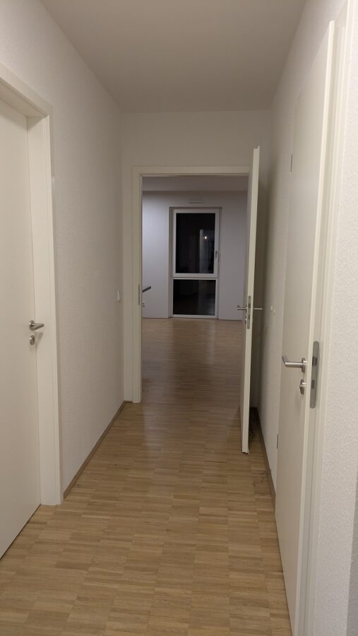 Moderne 4-Zimmer Wohnung - Flur