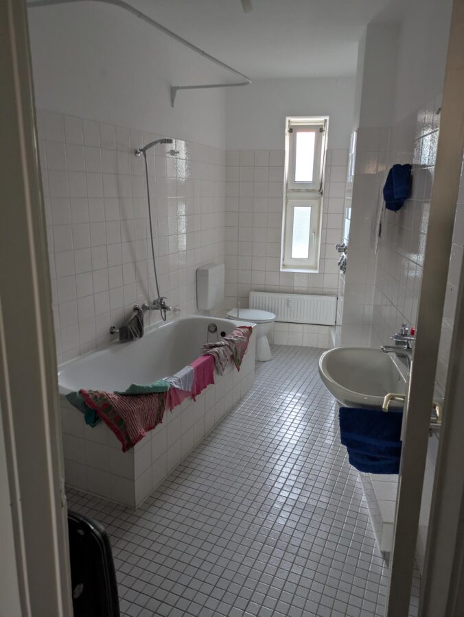 Gemütliche Single- oder Pärchenwohnung am Osterbekkanal - Badezimmer