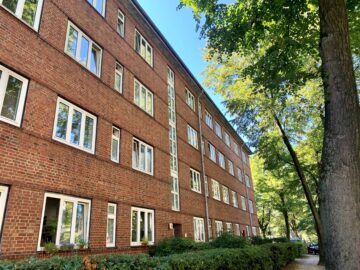 Familienfreundliche Erdgeschosswohnung mit Wohnküche in zentraler Lage, 22307 Hamburg, Erdgeschosswohnung