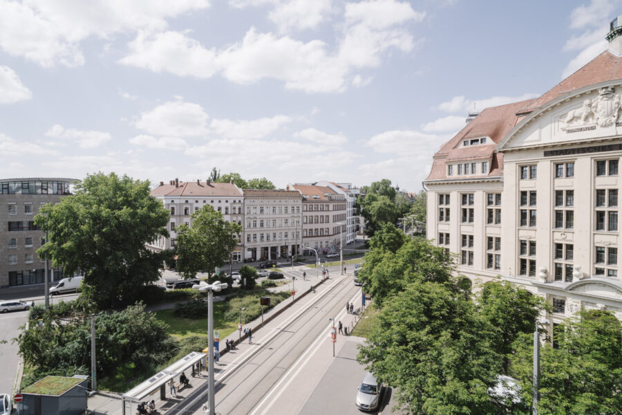 Neueröffnung! Möblierte Apartments in der City mit Gym und All-In-Miete - Bild