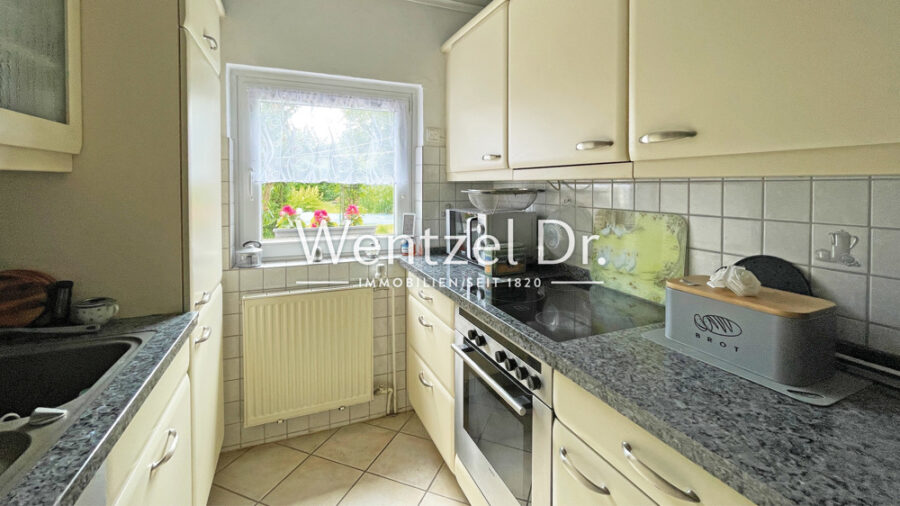 Doppelhaushälfte auf ca. 782 m² Grundstück in ruhiger Sackgasse! - Küche