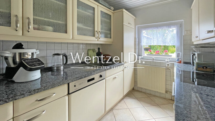 Doppelhaushälfte auf ca. 782 m² Grundstück in ruhiger Sackgasse! - Küche