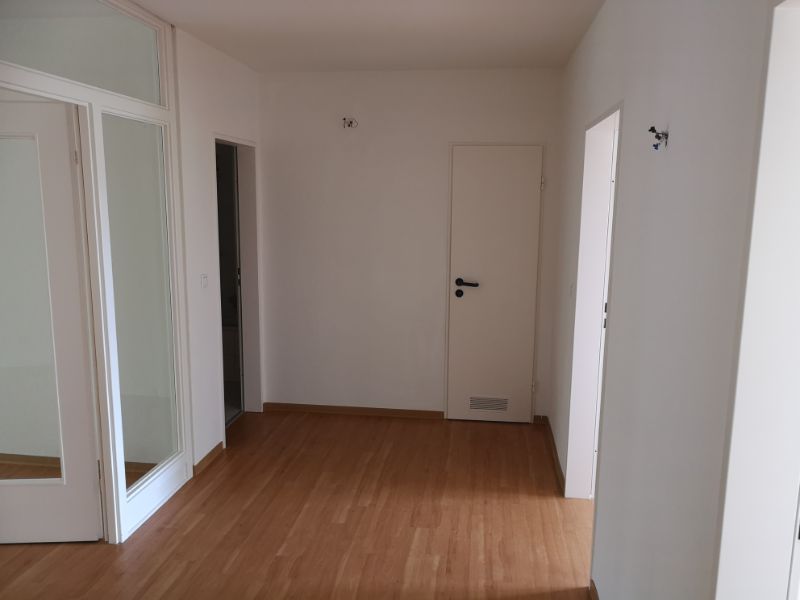 Helle 3 Zimmer Wohnung in ruhiger Seitenstraße - Flur