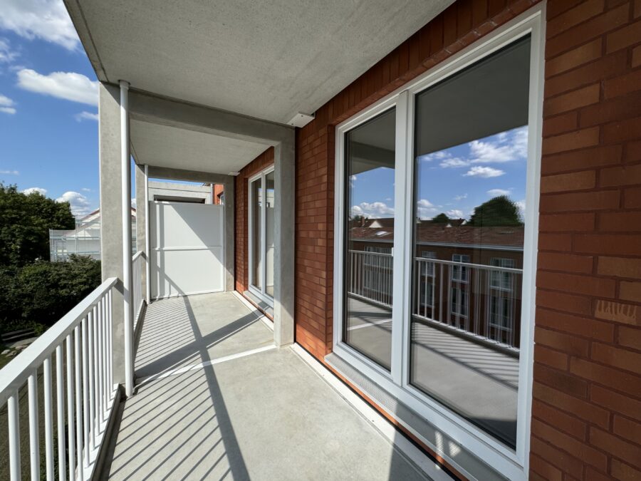 Lichtdurchflutete 3 Zimmerwohnung mit Balkon - Beispiel Balkon