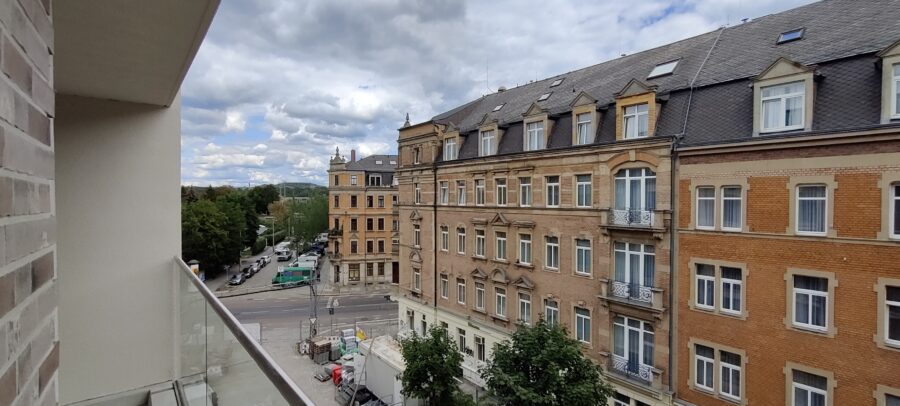 Tolle Aussichten// 3-Raum-Erstbezug mit Loggia und Einbauküche - Ausblick Loggia