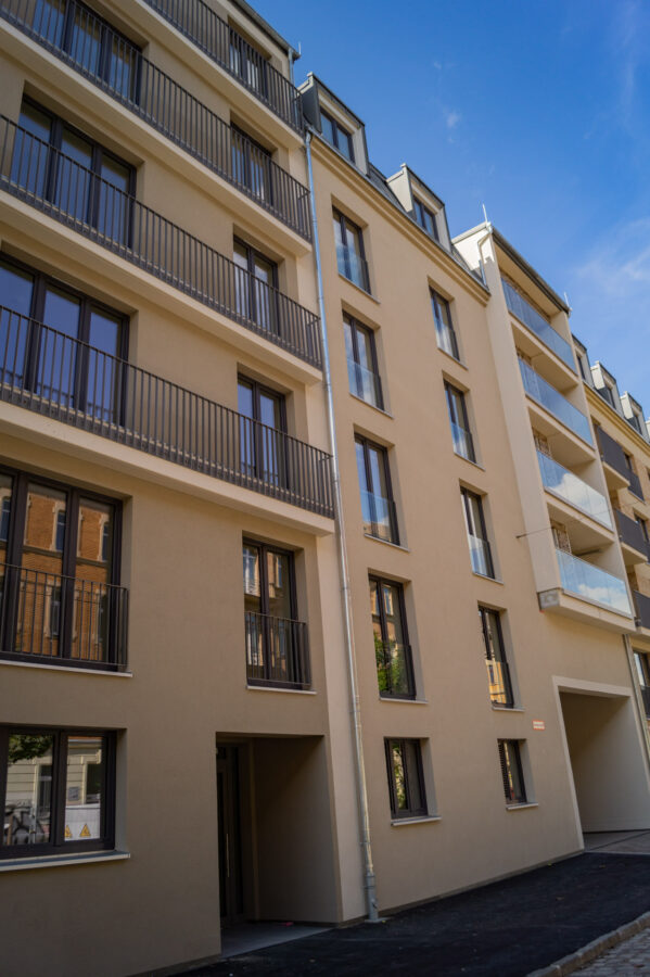 Tolle Aussichten// 3-Raum-Erstbezug mit Loggia und Einbauküche - Hausansicht