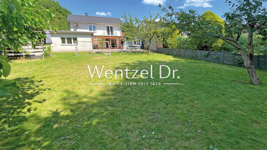 Teilsaniertes Einfamilienhaus auf ca. 682 m² großem Südwest-Grundstück! - Garten