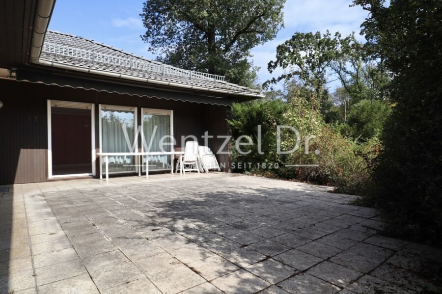 Charmanter Bungalow in Raunheim: Freistehendes Einfamilienhaus mit großem Garten! (Erbpacht) - Terrasse