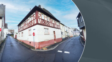 Einzelkulturdenkmal in Eltville-Hattenheim mit 2 Wohneinheiten, 4 Garagen und großem Innenhof, 65347 Eltville-Hattenheim, Zweifamilienhaus