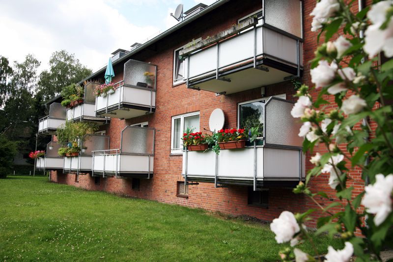 Erstbezug nach Modernisierung! - Schöne Erdgeschosswohnung in Rahlstedt - Außenansicht