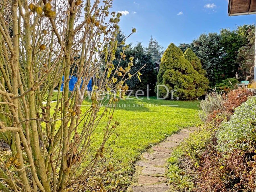 Attraktive 4-Zimmer-Wohnung mit Garten und Stellplatz – Ruhiges Wohnen in Elsteraue - Garten