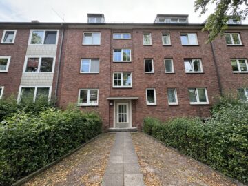 Gemütliche und renovierte 2-Zimmer-Wohnung in ruhiger Lage., 22047 Hamburg, Dachgeschosswohnung