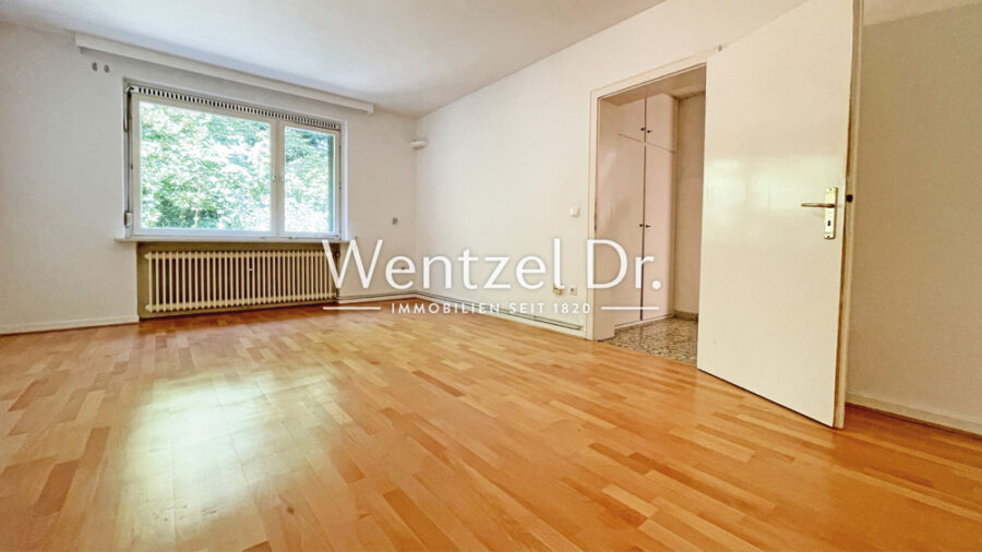 PROVISONSFREI für Käufer - Einfamilienhaus mit 2 Einliegerwohnungen und viel Potenzial! - Schlafzimmer (Wohneinheit 1)