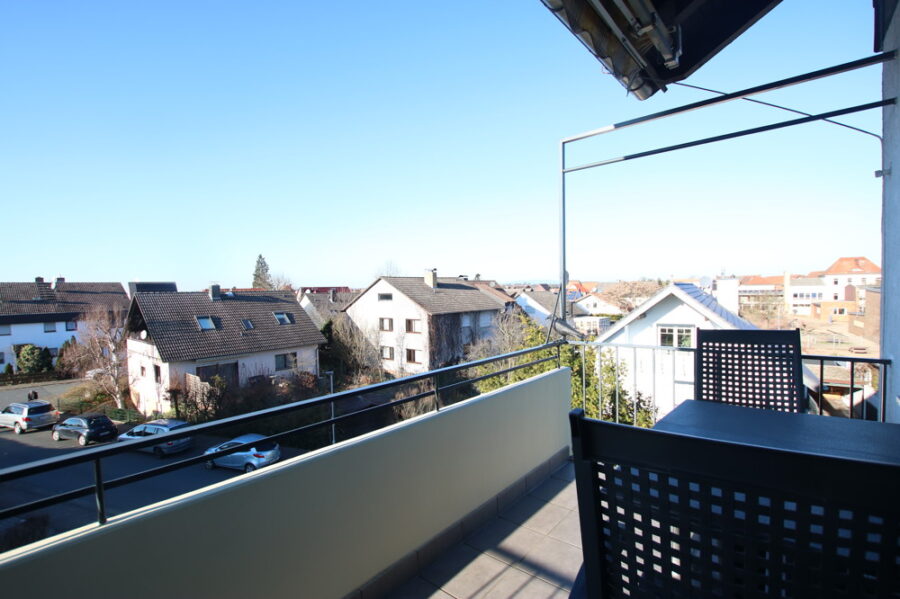Preisreduktion - 4 Zimmer, 2 Balkone und ausreichend Platz für die ganze Familie in Erzhausen! - Balkon