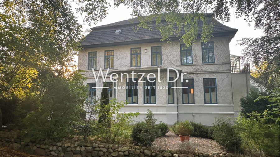 Landhaus in Rotenhahn/Rumohr an der B4 mit viel Platz und weiterem Ausbaupotential im Dachgeschoss - Außenansicht