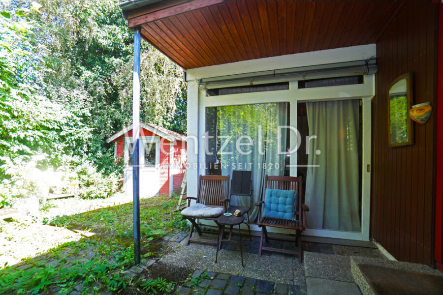 Helles und geräumiges Einfamilienhaus in naturnaher Lage mit Wohnrecht in Schlangenbad-Bärstadt - Terrasse