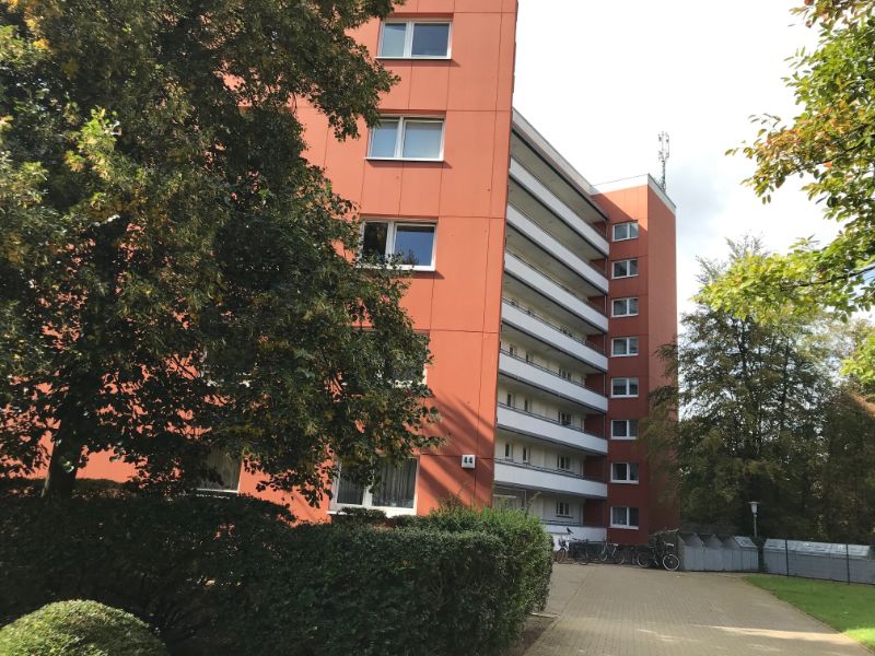 Helle und moderne Singlewohnung mit Balkon - Außenansicht