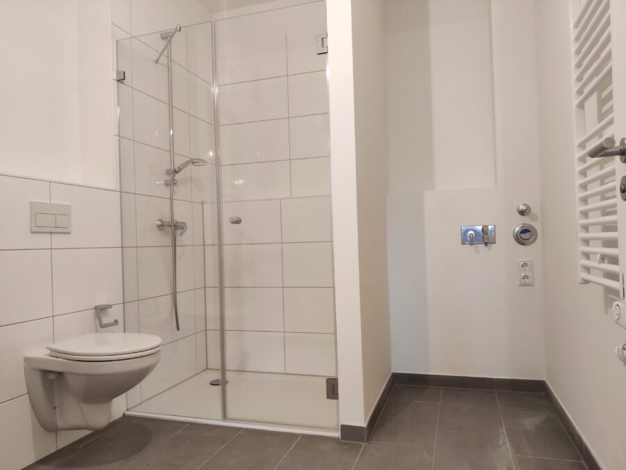 2 Zimmerwohnung mit großzügigem Wohnbereich - Beispiel Badezimmer