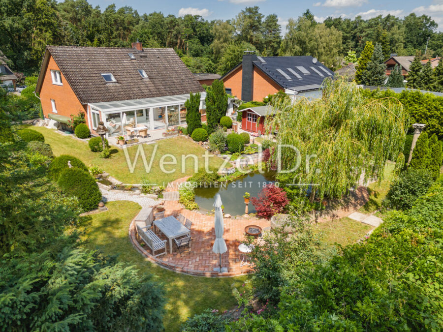 Einfamilienhaus mit Gartenparadies - Außenansicht