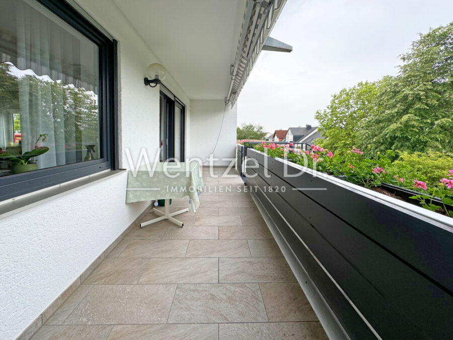 Willkommen in Eltville - sehr gut geschnittenes Haus mit Garten in beliebter Lage - Balkon