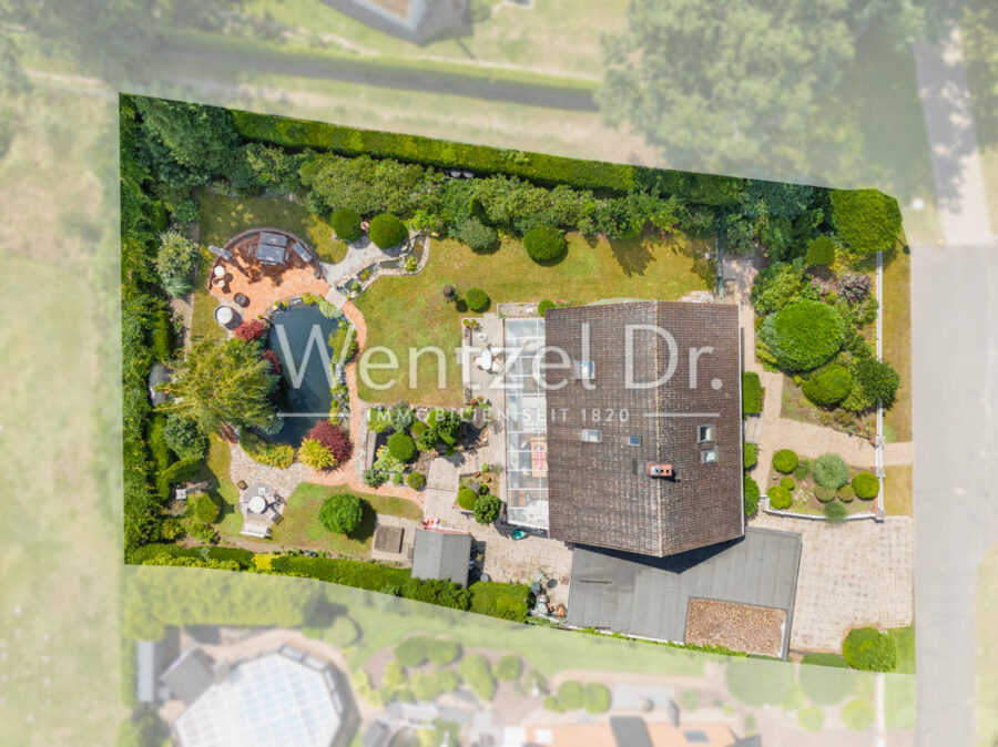 Einfamilienhaus mit Gartenparadies - Luftbild
