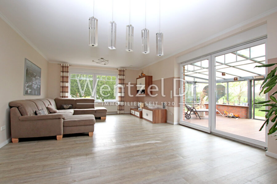 PROVISIONSFREI für Käufer – Großes Einfamilienhaus in Feldrandlage in Witzeeze - Wohnbereich