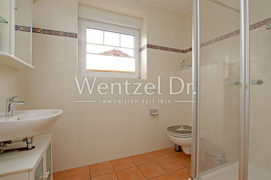 PROVISIONSFREI für Käufer – Großes Einfamilienhaus in Feldrandlage in Witzeeze - Badezimmer