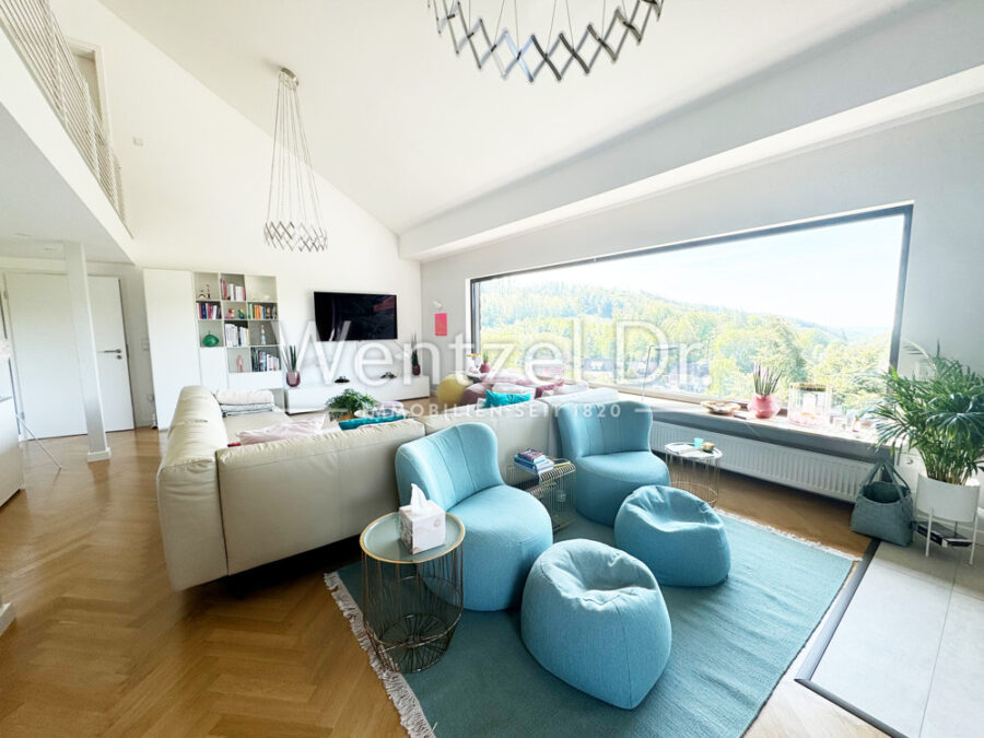 Traumzuhause mit sensationellem Panoramablick zu verkaufen - Wohnzimmer