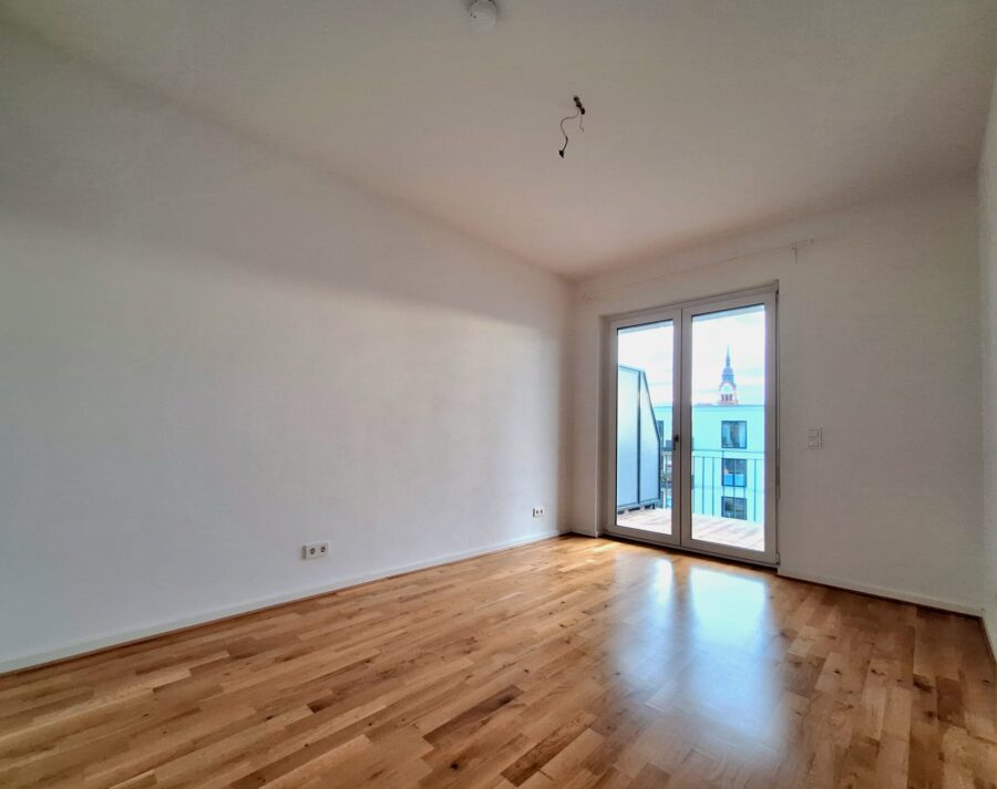 Charmante 2-Raum-Wohnung mit Loggia in zentraler Lage - Schlafzimmer