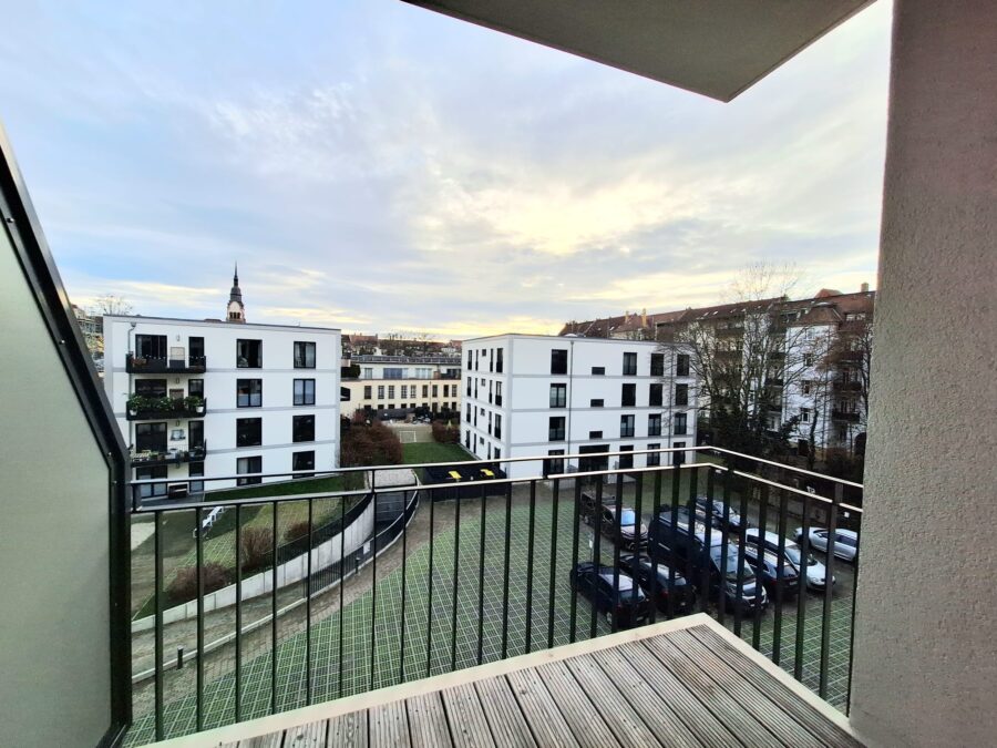 Charmante 2-Raum-Wohnung mit Loggia in zentraler Lage - gemütliche Loggia