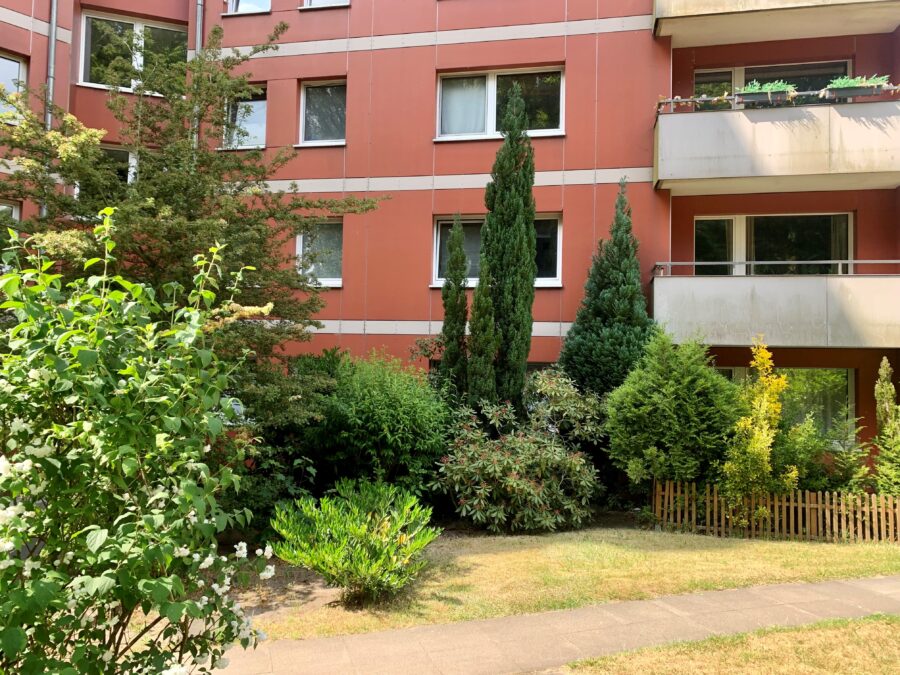 Frisch modernisierte Single- oder Studentenwohnung mit Balkon - Außenansicht