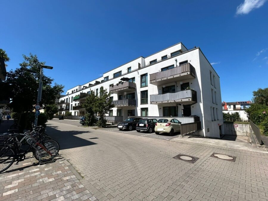 Familienfreundliche Wohnung mit sonnenverwöhnter Dachterrasse! - Außenansicht