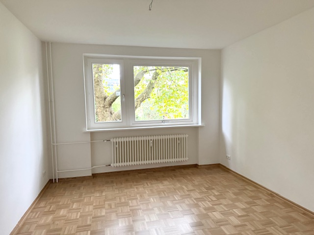 Modernisierte schöne Wohnung mit Balkon in Fuhlsbüttel - Zimmer 2