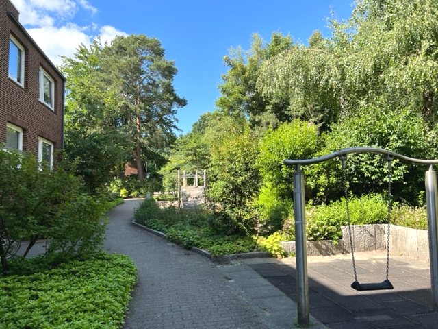 Modernisierte schöne Wohnung mit Balkon in Fuhlsbüttel - Aussenansicht