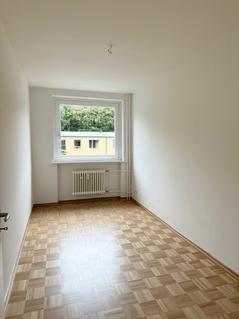 Modernisierte schöne Wohnung mit Balkon in Fuhlsbüttel - Zimmer 3