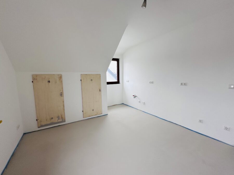 Erstbezug nach Sanierung !! Tolle, großzügige Dachgeschoß-Wohnung 2ZKB in Eltville - Küche