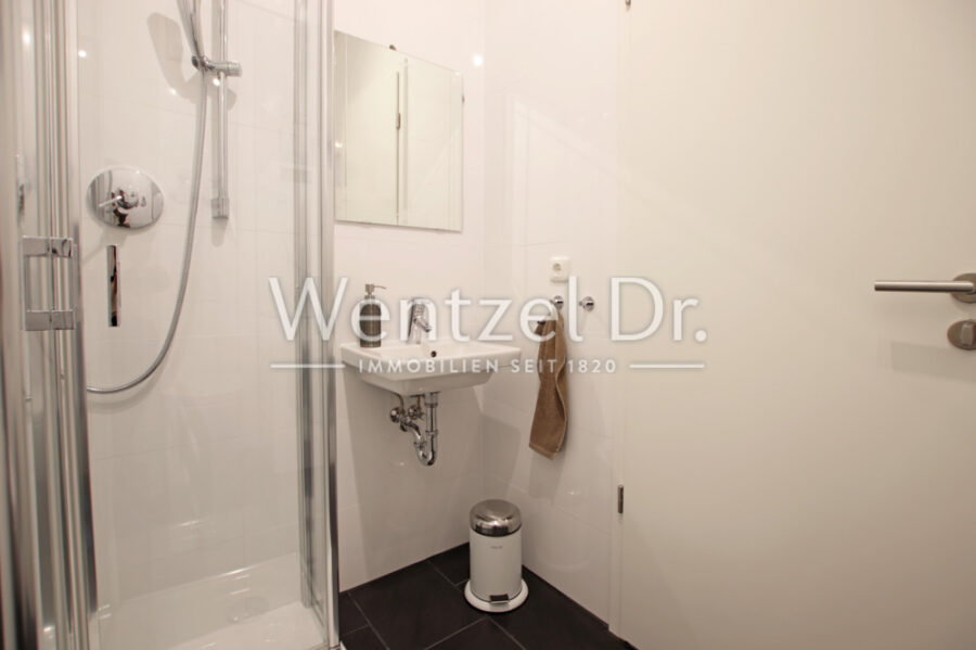 Exklusive Wohnung in erstklassiger Lage im vorderen Rheingau - Gäste WC